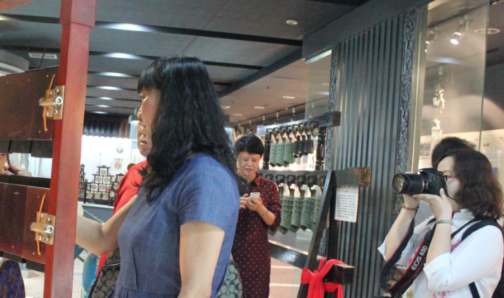 参观西北音乐文化展馆